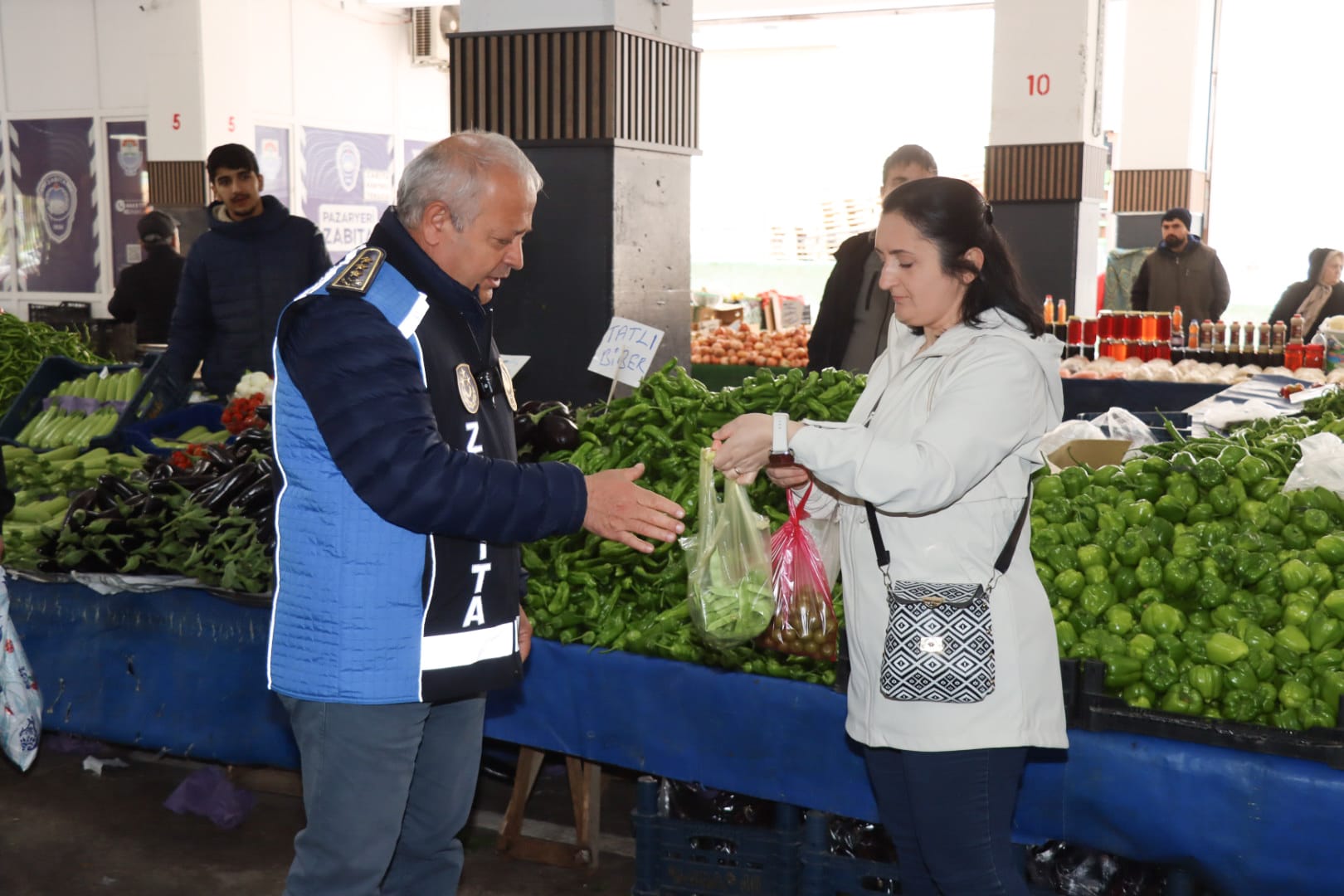 KAPALI PAZAR YERİNDE HASSAS DENETİM: VATANDAŞIN HAKKI KORUMA ALTINDA