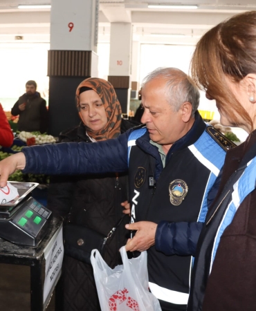 KAPALI PAZAR YERİNDE HASSAS DENETİM: VATANDAŞIN HAKKI KORUMA ALTINDA