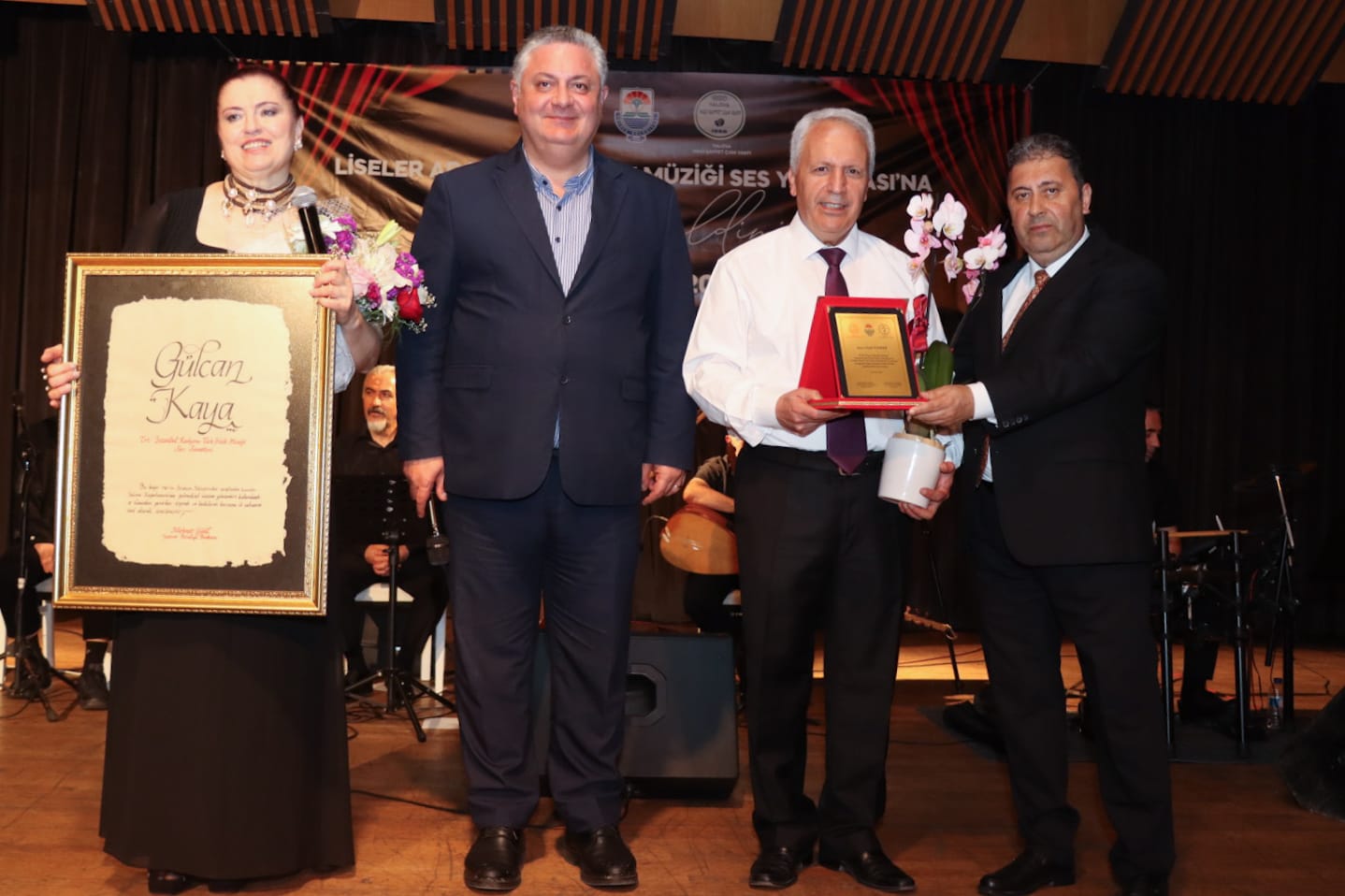 Yalova’da Liseler Arası Türkü Yarışması Coşkusu