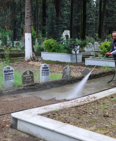 YALOVA ŞEHİR MEZARLIĞI KURBAN BAYRAMI’NA HAZIR: