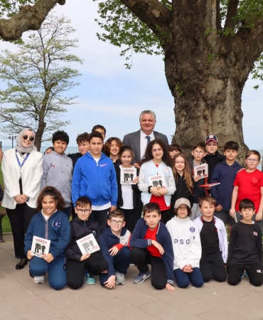BAŞKAN MEHMET GÜREL, ENGELLİLER HAFTASI VE YÜRÜYEN KÖŞK ETKİNLİKLERİNDE ÖĞRENCİLERLE BULUŞTU