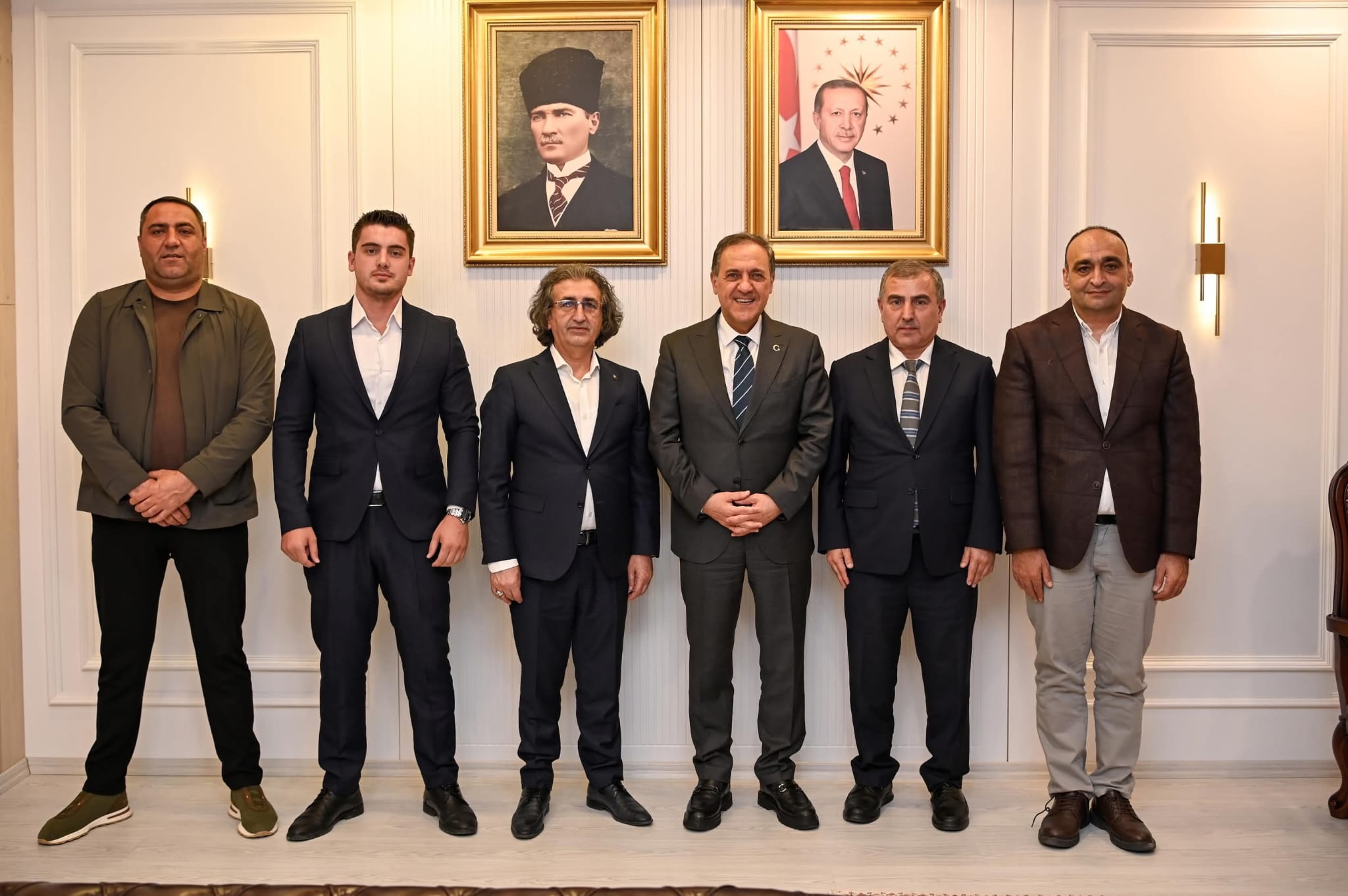 Vali Dr. Ahmet Hamdi Usta’dan Yatırım, Sanayi, Eğitim ve Milli Değerler İçin Yoğun Tempo