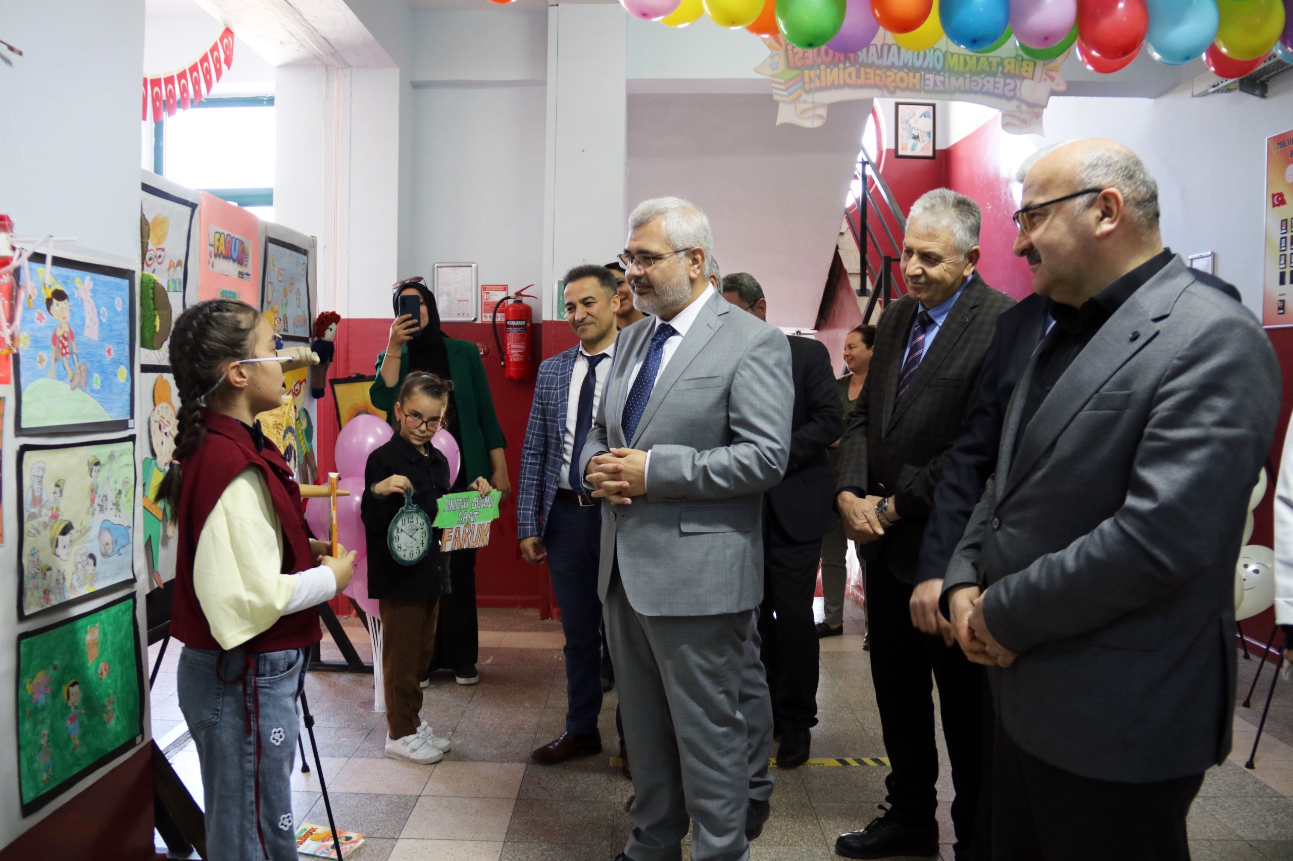 Öğrencilerden Kitap Dolu Proje Sergisi Büyük İlgi Gördü