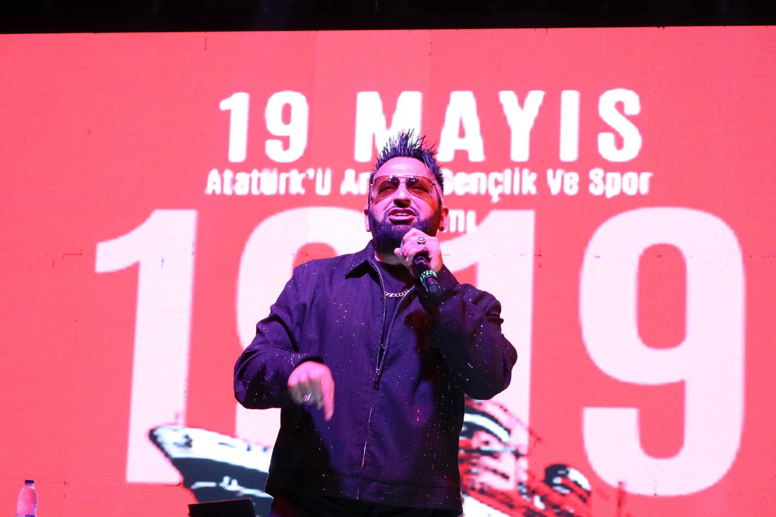 ÇİFTLİKKÖY’DE 19 MAYIS COŞKUSU RAGGA OKTAY’LA ZİRVEYE ÇIKTI