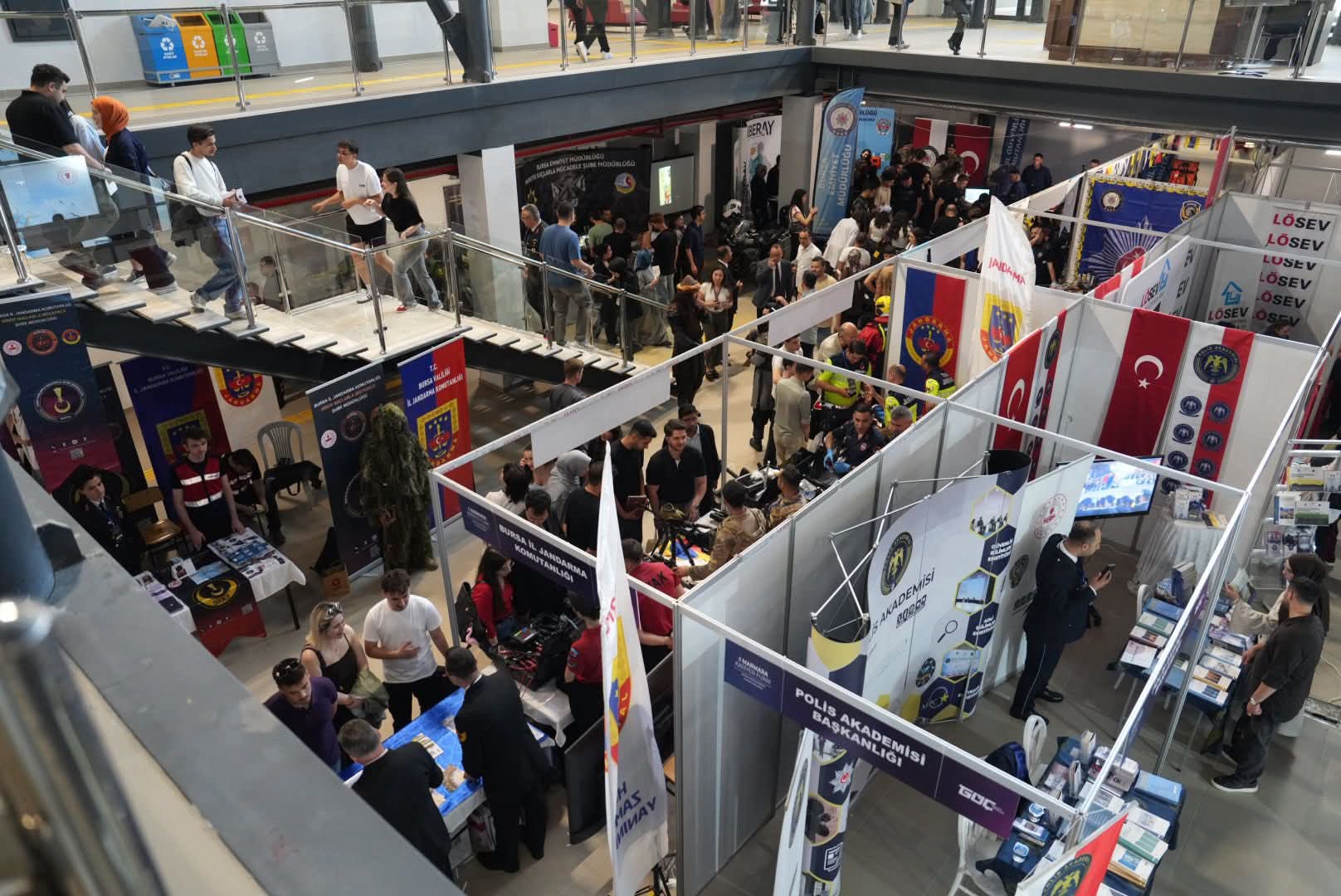 Yalova Üniversitesi, MARMARAKAF’ta Geleceğin Kariyer Köprülerini Güçlendirdi