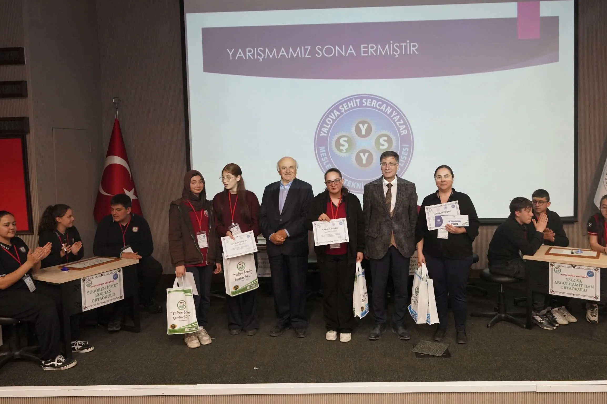 Yalova Benim Kentimdir Bilgi Yarışmasında Şampiyon Sugören İsmet Koçhan Ortaokulu Oldu: Gençler Kent Kültüründe Yarıştı