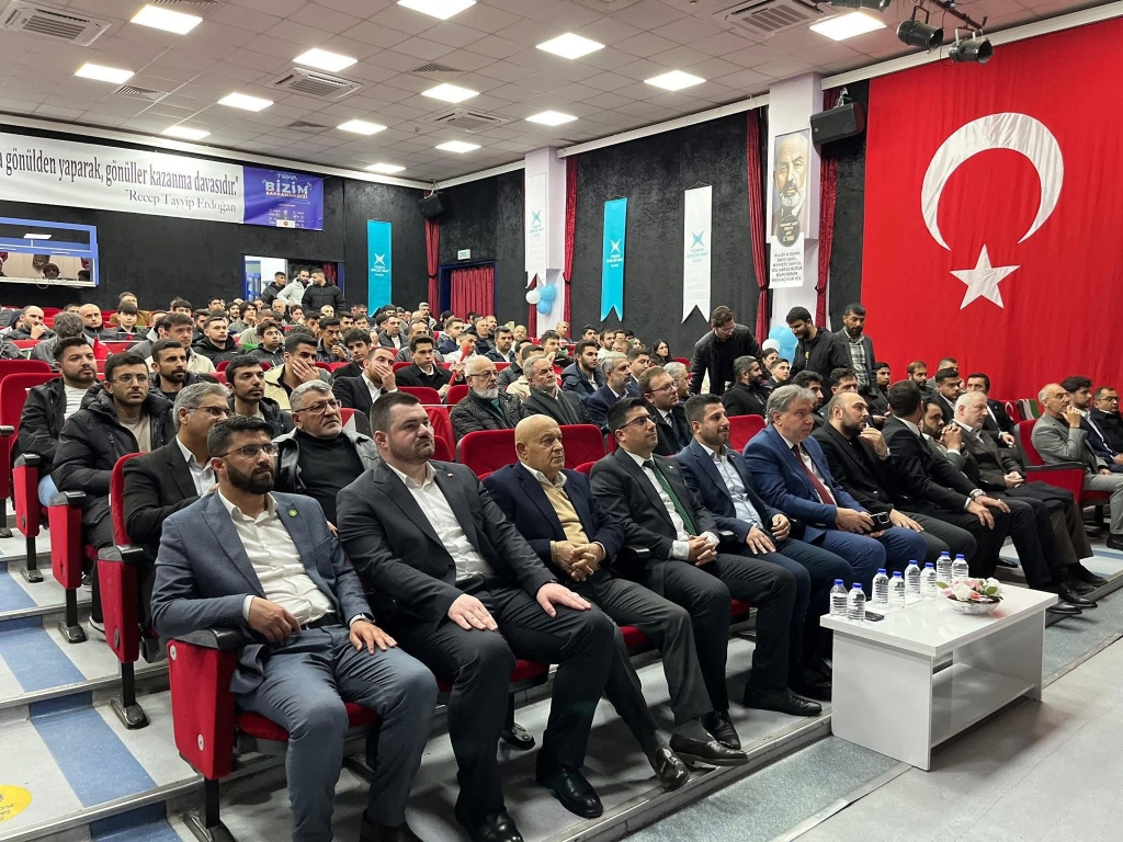 BAHÇEKAPILI GENÇLERLE BULUŞTU: TÜGVA YALOVA’DA GÖREV DEĞİŞİMİ