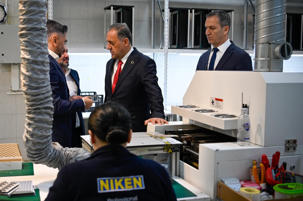 Yalova Valisi Ahmet Hamdi Usta’dan 1 Mayıs’ta Anlamlı Ziyaret: Kadın Emekçilere Vurgu