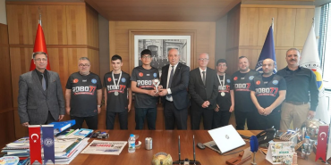 Yalovalı Öğrencilerden Uluslararası Robotik Yarışmada Gururlandıran Başarı