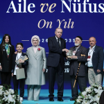 “Aileyle Yükselen Türkiye: 2026-2035 Aile ve Nüfus On Yılı Vizyonu Açıklandı”