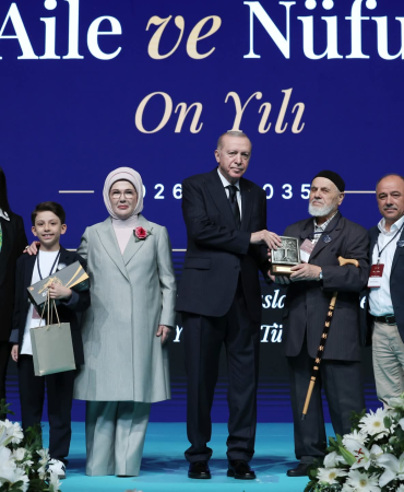“Aileyle Yükselen Türkiye: 2026-2035 Aile ve Nüfus On Yılı Vizyonu Açıklandı”