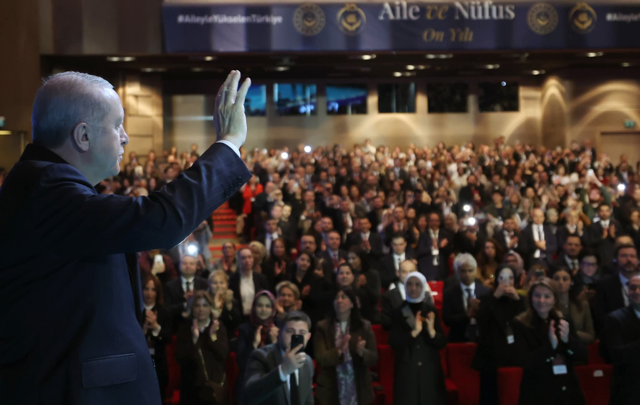 “Aileyle Yükselen Türkiye: 2026-2035 Aile ve Nüfus On Yılı Vizyonu Açıklandı”