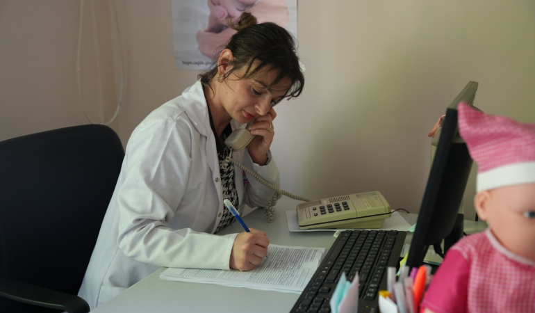 YALOVA’DA ANNE ADAYLARINA YAKIN TAKİP: 1000 GEBEYE EBELİK DESTEĞİ