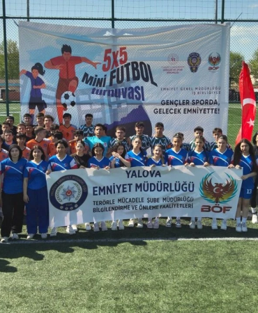 Lise Öğrencileri Sahada Buluştu: “Gençler Sporda, Gelecek Emniyette” Turnuvası Büyük İlgi Gördü