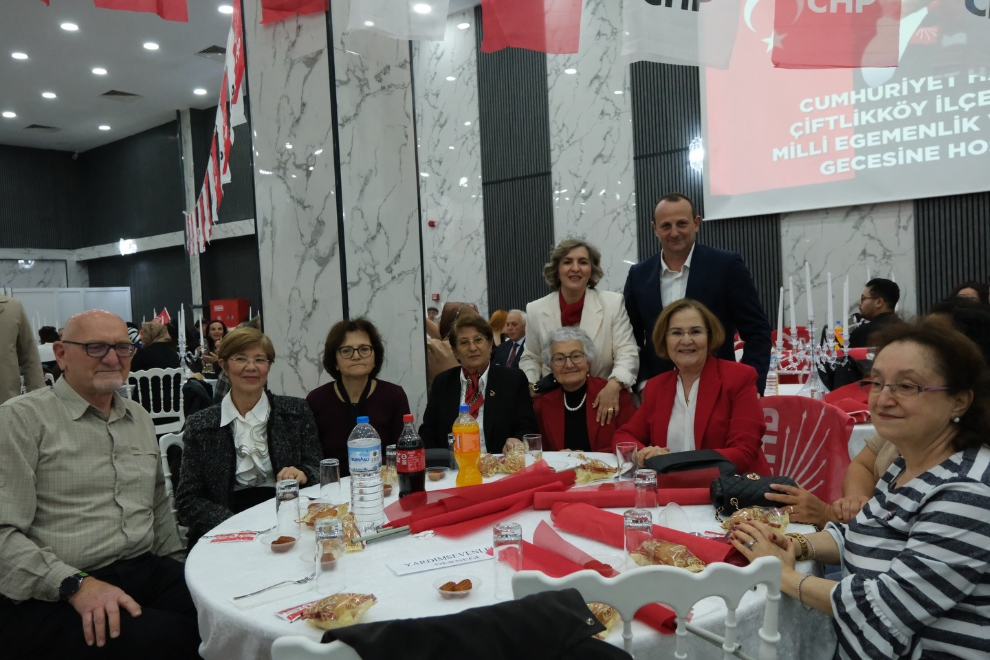 CHP’DEN ÇİFTLİKKÖY’DE DAYANIŞMA GECESİ