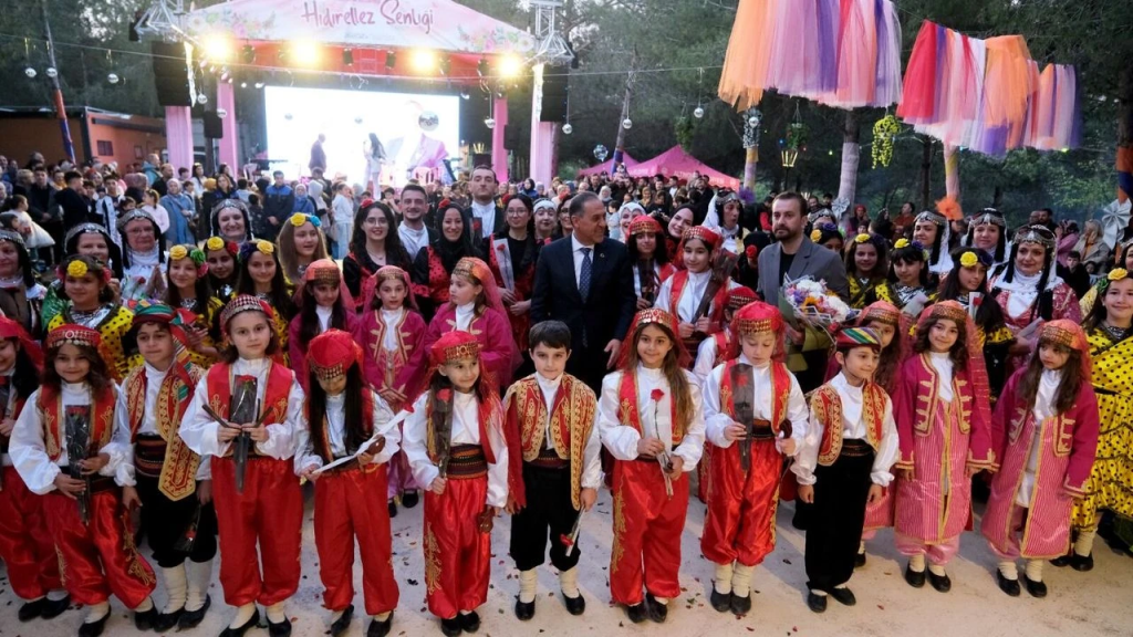 Altınova’da Hıdırellez Coşkusu: Binlerce Vatandaş Bayraktepe’de Baharı Karşıladı