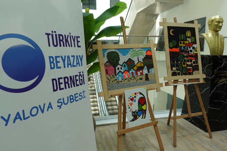 Aktif Hastanesi’nin “Engelleri Aşan Sergisi” Yoğun İlgi Gördü