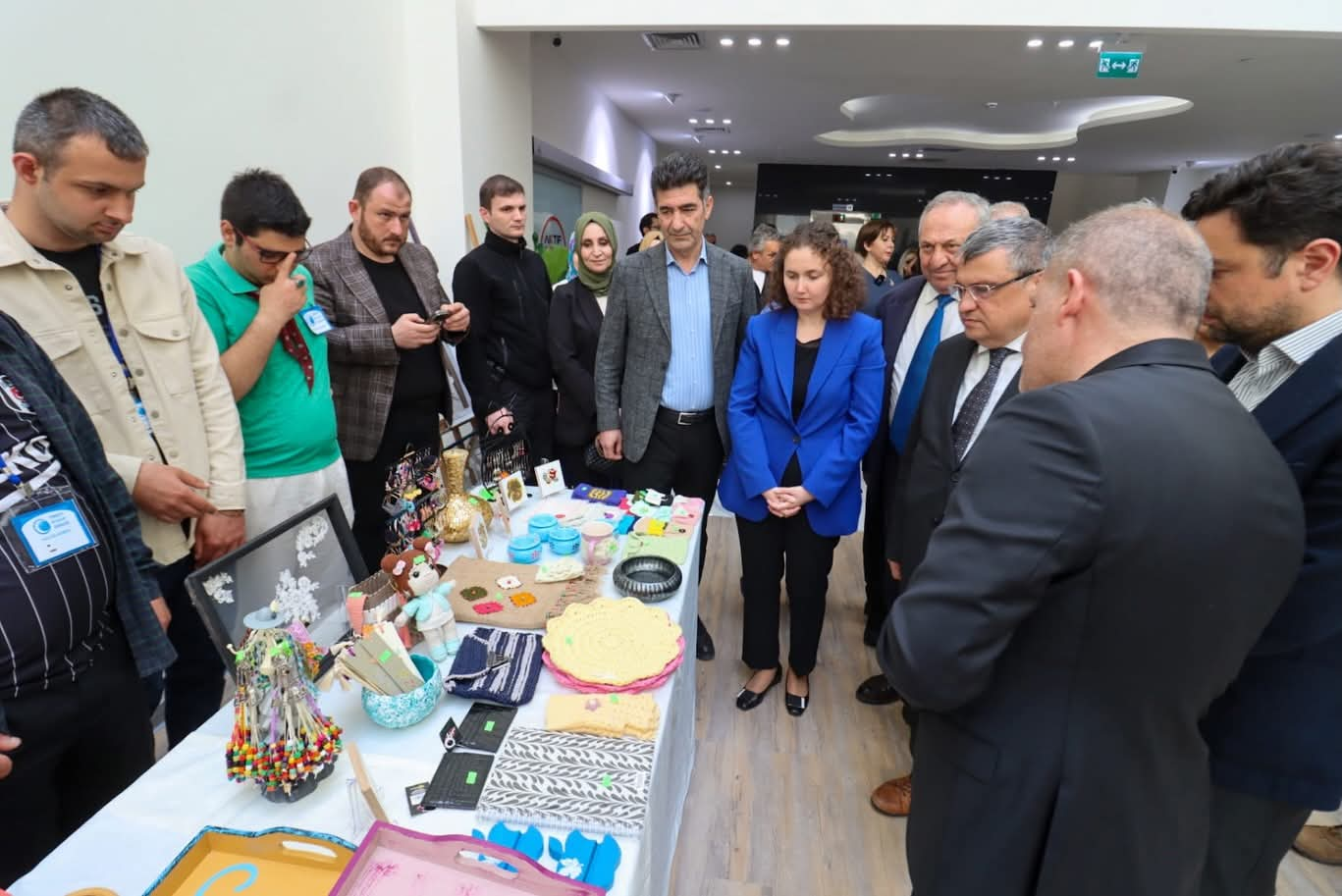 Aktif Hastanesi’nin “Engelleri Aşan Sergisi” Yoğun İlgi Gördü