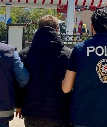 YALOVA’DA UYUŞTURUCU SUÇUNDAN ARANAN HÜKÜMLÜ YAKALANDI 4 YALOVA’DA UYUŞTURUCU SUÇUNDAN ARANAN HÜKÜMLÜ YAKALANDI
