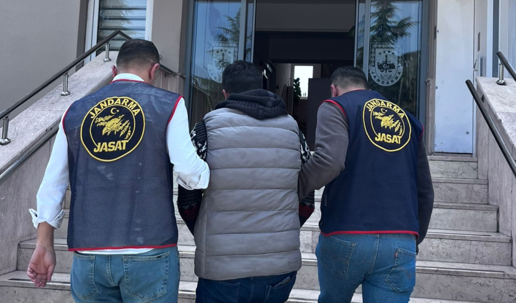Yalova’da Hırsızlık Suçundan Aranan Şahıs Yakalandı