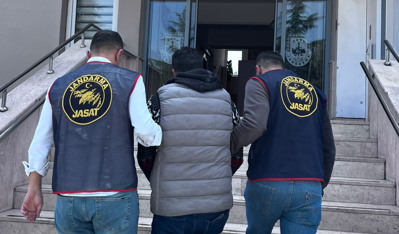 Yalova’da Hırsızlık Suçundan Aranan Şahıs Yakalandı