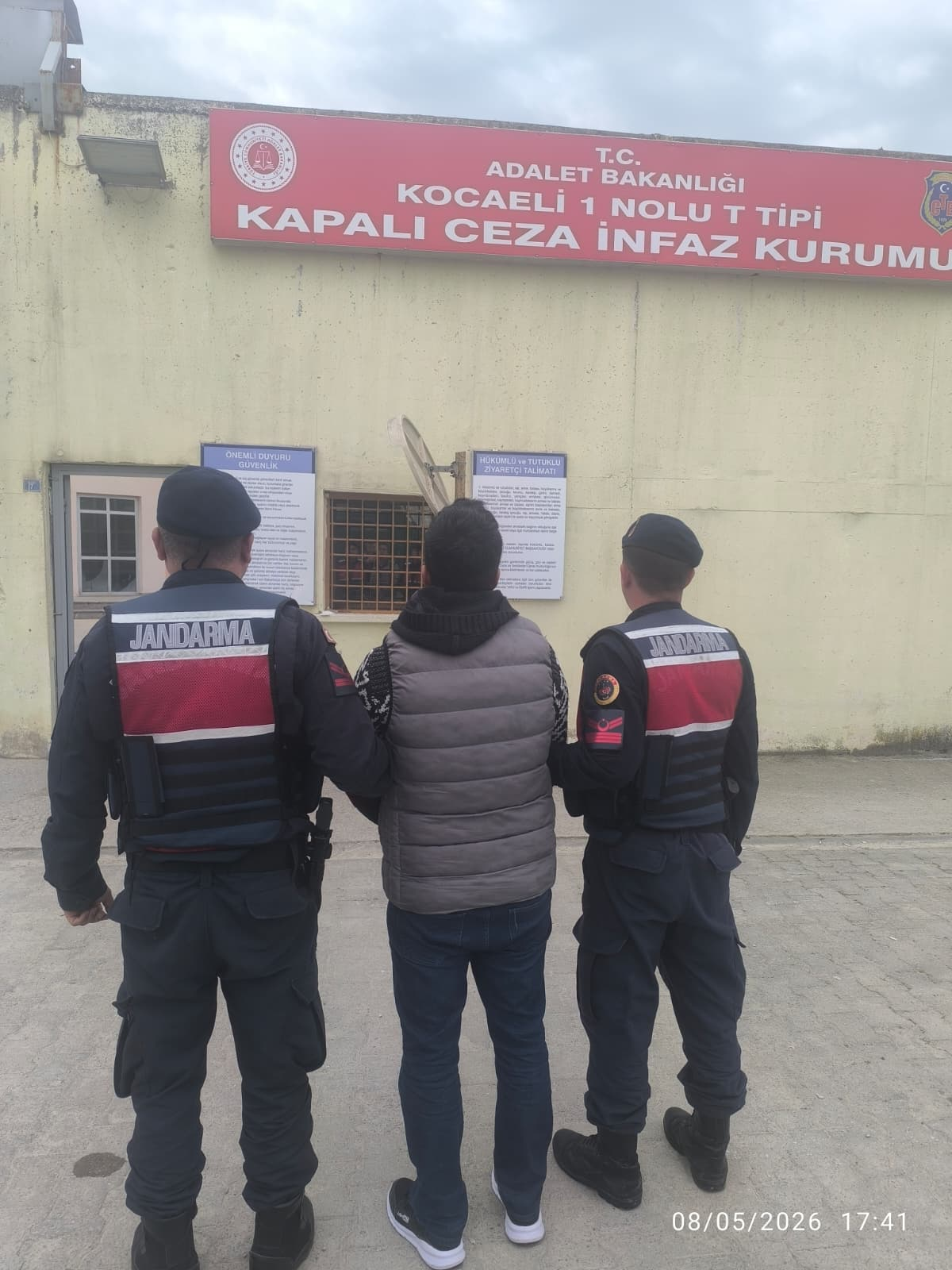 Yalova’da 17 Yıl 6 Ay Hapis Cezası Bulunan Hırsızlık Zanlısı Yakalandı