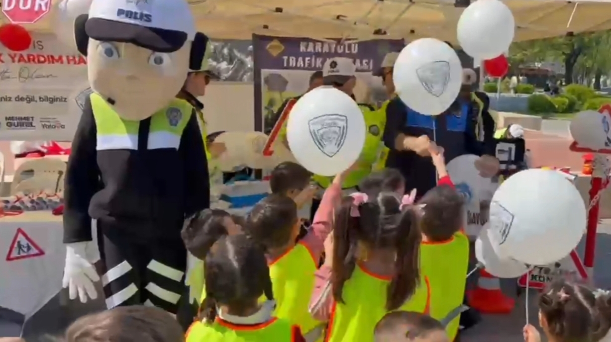 Yalova’da Trafik Haftası Etkinliği: Sürücülere Güvenli Sürüş Uyarısı
