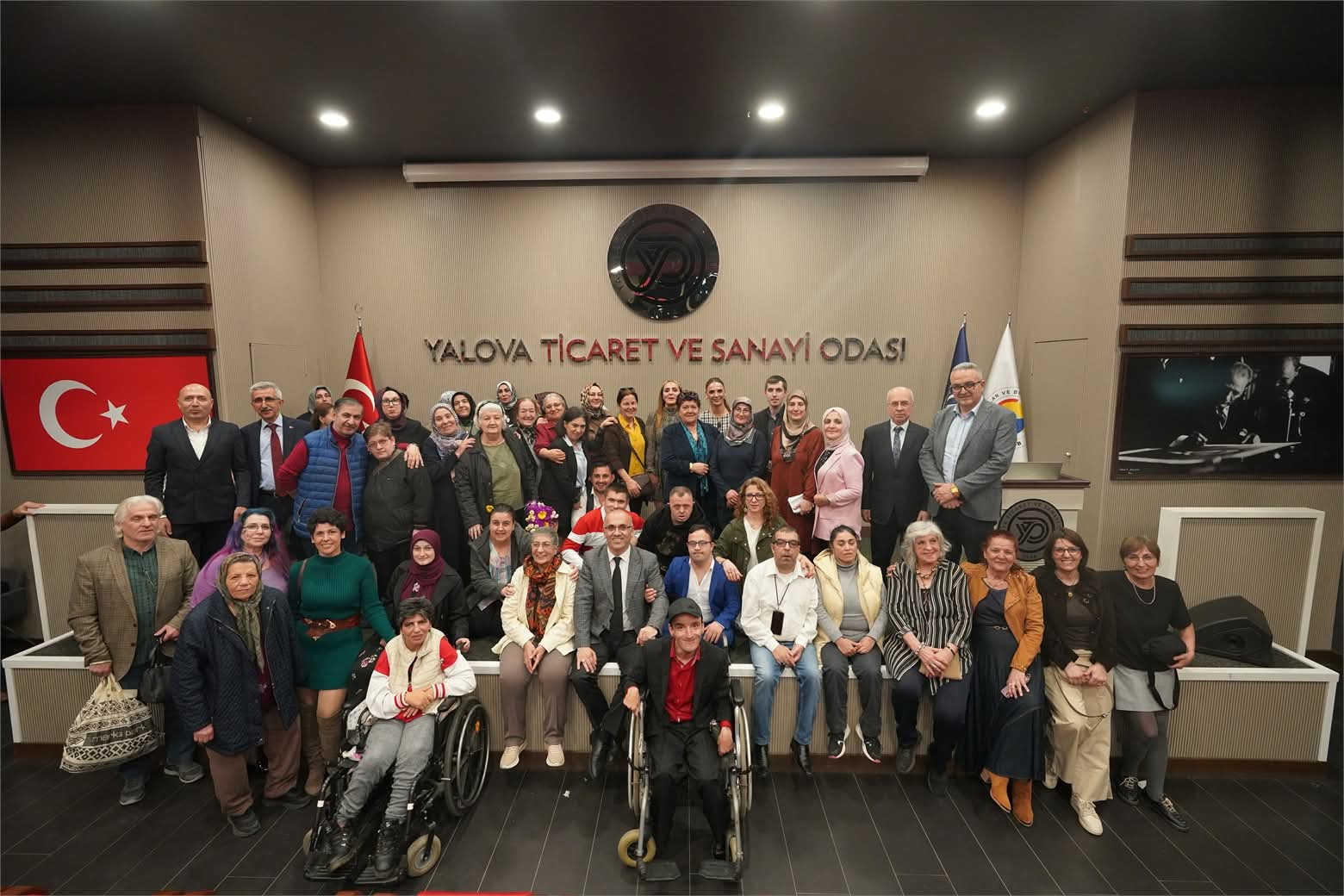 “Yılın Annesi” Ödülü Lale Dondurmacıoğulları’na Takdim Edildi 12 “Yılın Annesi” Ödülü Lale Dondurmacıoğulları’na Takdim Edildi