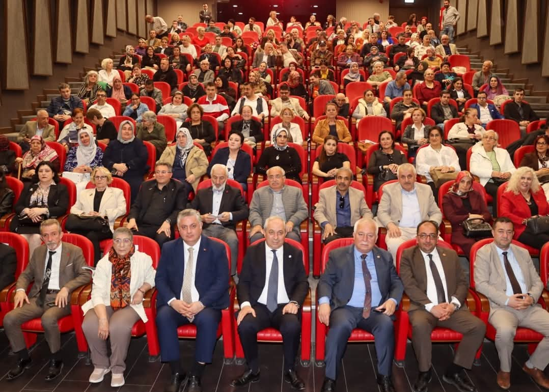 “Yılın Annesi” Ödülü Lale Dondurmacıoğulları’na Takdim Edildi 6 “Yılın Annesi” Ödülü Lale Dondurmacıoğulları’na Takdim Edildi