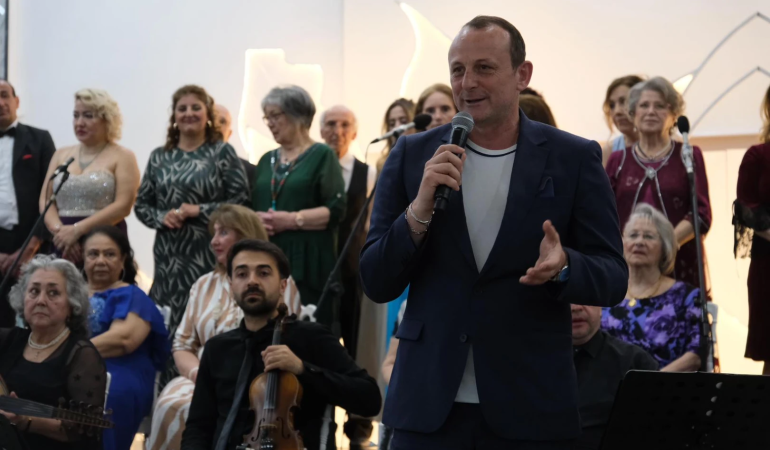 ÇİFTLİKKÖY’DE ANNELERE ÖZEL SANAT MÜZİĞİ GECESİ