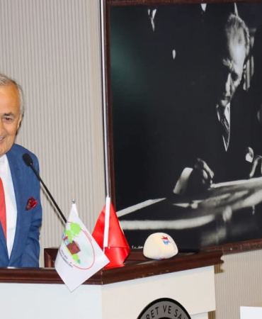 “Atatürk’ün Kütüphane Müdürünün Oğlundan Yalova’da Tarihe Işık Tutan Söyleşi”