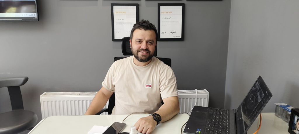 Yalova Dental Park’tan Örnek Davranış: Dev Atatürk Posteri Takdir Topladı