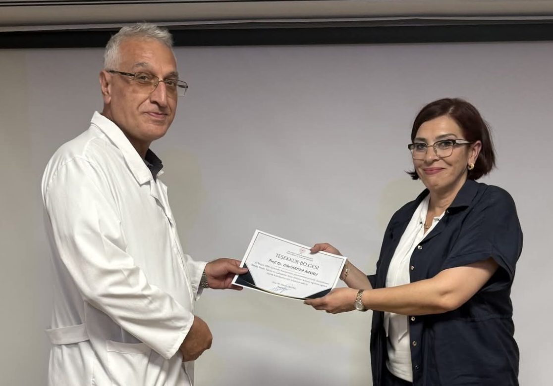 Yalova Eğitim ve Araştırma Hastanesi’nde İletişim Eğitimi Düzenlendi 5 Yalova Eğitim ve Araştırma Hastanesi’nde İletişim Eğitimi Düzenlendi