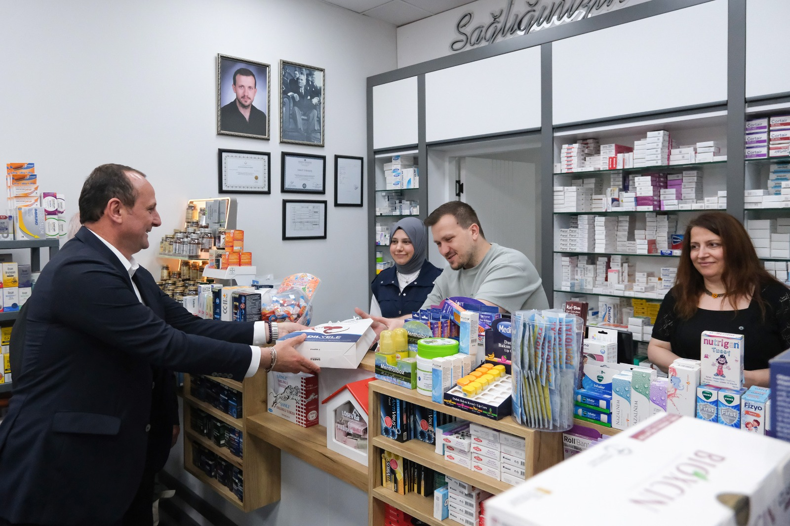 BAŞKAN YELE, ECZACILARIN GÜNÜNÜ KUTLADI