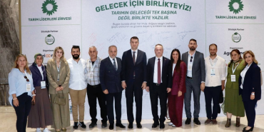 14 Mayıs Dünya Çiftçiler Günü’nde Tarım Liderleri Aynı Çatıda Buluştu: Yalova Genç Tarım Platformu Projesi Türkiye Gündemine Taşındı 64 14 Mayıs Dünya Çiftçiler Günü’nde Tarım Liderleri Aynı Çatıda Buluştu: Yalova Genç Tarım Platformu Projesi Türkiye Gündemine Taşındı