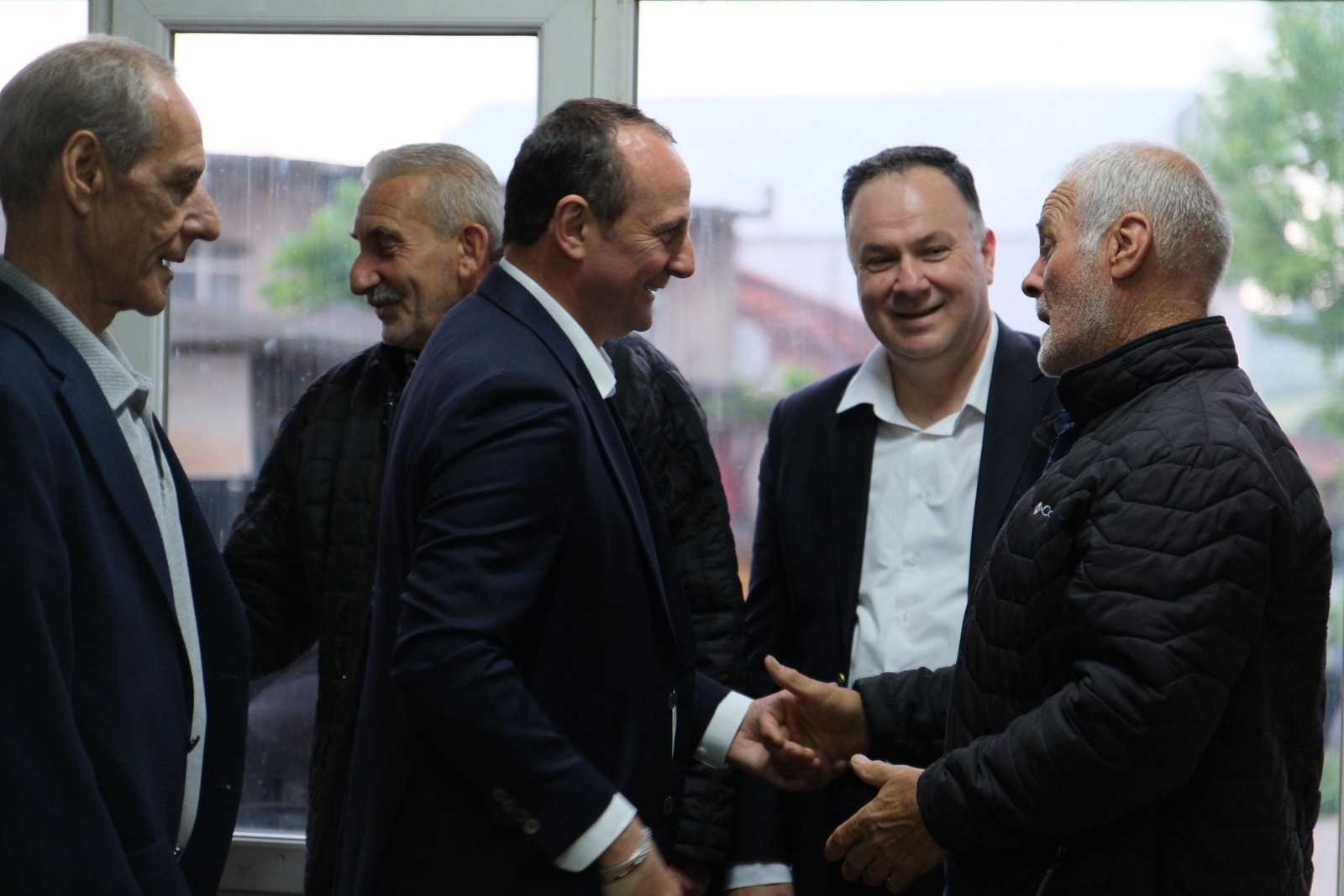 CHP’DEN ÇİFTLİKKÖY KÖYLERİNE SAHA ÇIKARMASI: “SORUNLARI YERİNDE DİNLİYOR, ÇÖZÜM İÇİN NOT ALIYORUZ”