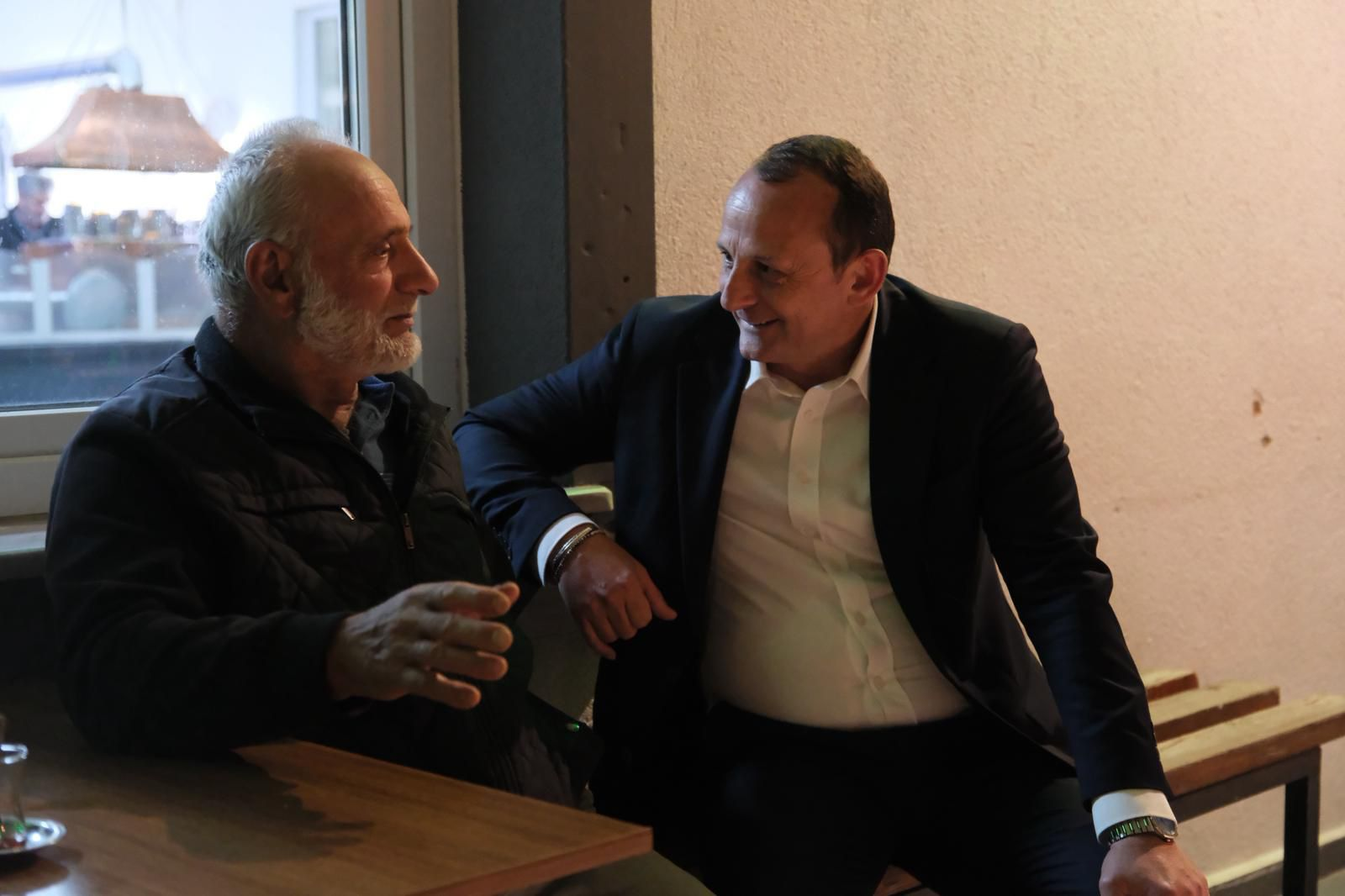 CHP’DEN ÇİFTLİKKÖY KÖYLERİNE SAHA ÇIKARMASI: “SORUNLARI YERİNDE DİNLİYOR, ÇÖZÜM İÇİN NOT ALIYORUZ”