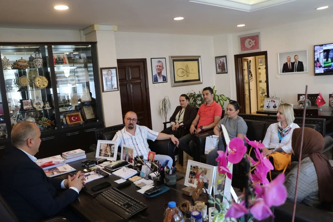 ÇINARCIK’TA SAĞLIK FARKINDALIĞI ATAĞI: AKUT VE KRONİK AĞRI YÖNETİMİ SEMİNERİ YOĞUN KATILIMLA GERÇEKLEŞTİ 1 ÇINARCIK’TA SAĞLIK FARKINDALIĞI ATAĞI: AKUT VE KRONİK AĞRI YÖNETİMİ SEMİNERİ YOĞUN KATILIMLA GERÇEKLEŞTİ