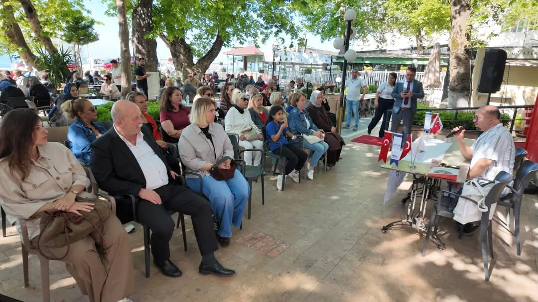 ÇINARCIK’TA SAĞLIK FARKINDALIĞI ATAĞI: AKUT VE KRONİK AĞRI YÖNETİMİ SEMİNERİ YOĞUN KATILIMLA GERÇEKLEŞTİ 8 ÇINARCIK’TA SAĞLIK FARKINDALIĞI ATAĞI: AKUT VE KRONİK AĞRI YÖNETİMİ SEMİNERİ YOĞUN KATILIMLA GERÇEKLEŞTİ