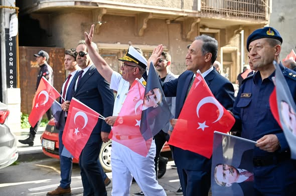 YALOVA’DA 19 MAYIS COŞKUSU: BİNLERCE KİŞİ GENÇLİK YÜRÜYÜŞÜNDE BULUŞTU, SOKAKLAR KIRMIZI BEYAZA BÜRÜNDÜ