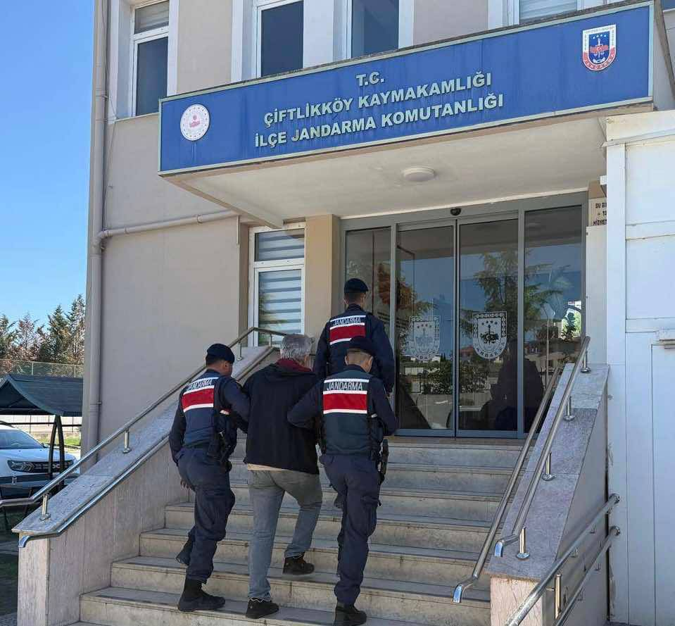 FETÖ Hükümlüsü Çiftlikköy’de Yakalandı: 6 Yıl 3 Ay Kesinleşmiş Hapis Cezası Bulunuyordu