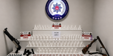 YALOVA MERKEZLİ DEV NARKOTİK OPERASYONU: 4 İLDE 92 ŞÜPHELİ YAKALANDI, 22 KİŞİ TUTUKLANDI 70 YALOVA MERKEZLİ DEV NARKOTİK OPERASYONU: 4 İLDE 92 ŞÜPHELİ YAKALANDI, 22 KİŞİ TUTUKLANDI