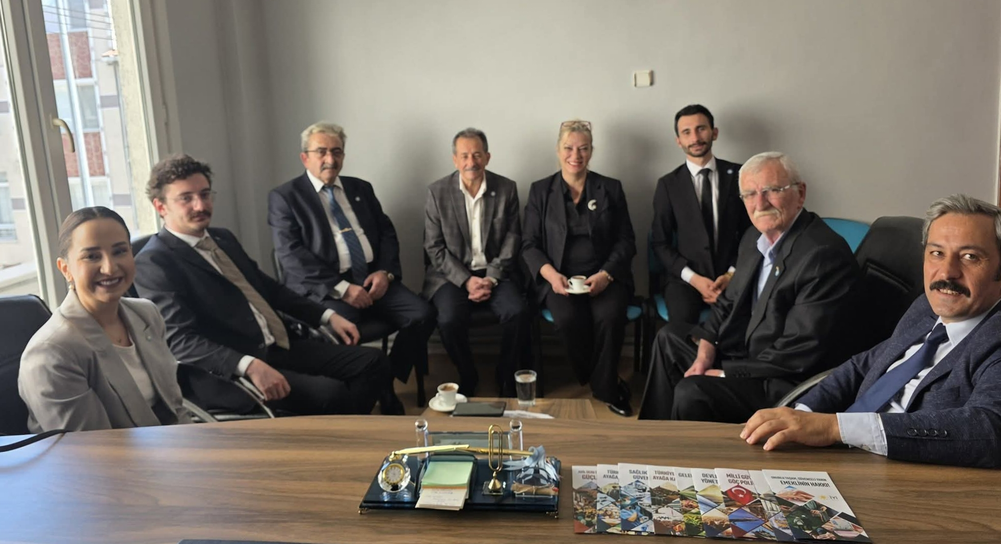 İYİ Parti Yalova Teşkilatı’ndan “Sahadan Sandığa” Hamlesi: Eğitim Programı ve Esnaf Ziyaretleriyle Güçlü Mesaj