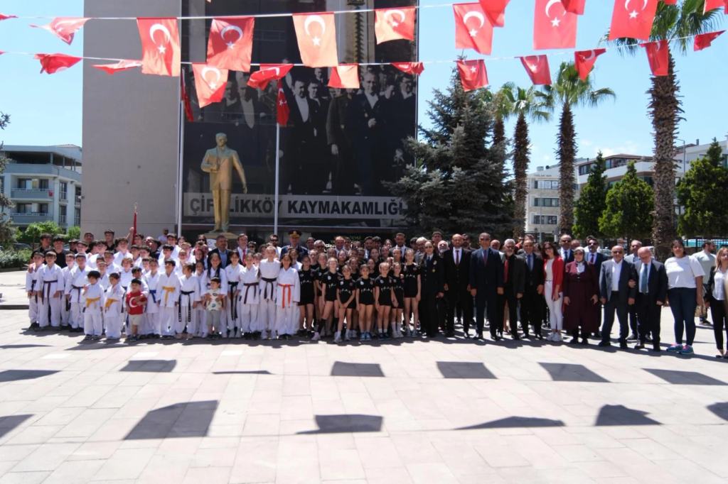 ÇİFTLİKKÖY’DE 19 MAYIS COŞKUSU YAŞANDI