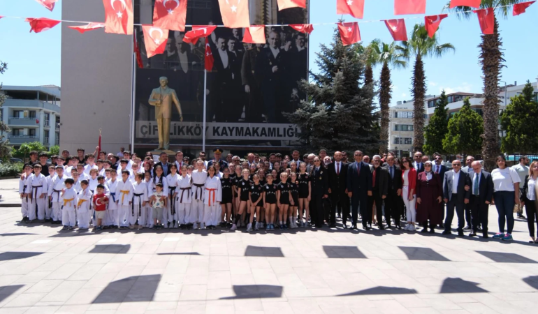 ÇİFTLİKKÖY’DE 19 MAYIS COŞKUSU YAŞANDI 10 ÇİFTLİKKÖY’DE 19 MAYIS COŞKUSU YAŞANDI