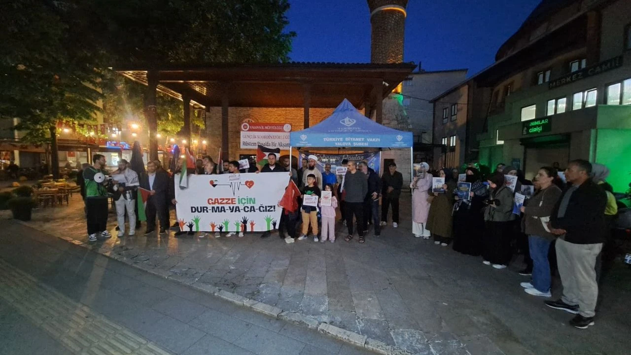 Sumud Filosu’na Müdahale Tepki Topladı: “Gazze Yalnız Değildir” Mesajı Verildi 4 Sumud Filosu’na Müdahale Tepki Topladı: “Gazze Yalnız Değildir” Mesajı Verildi