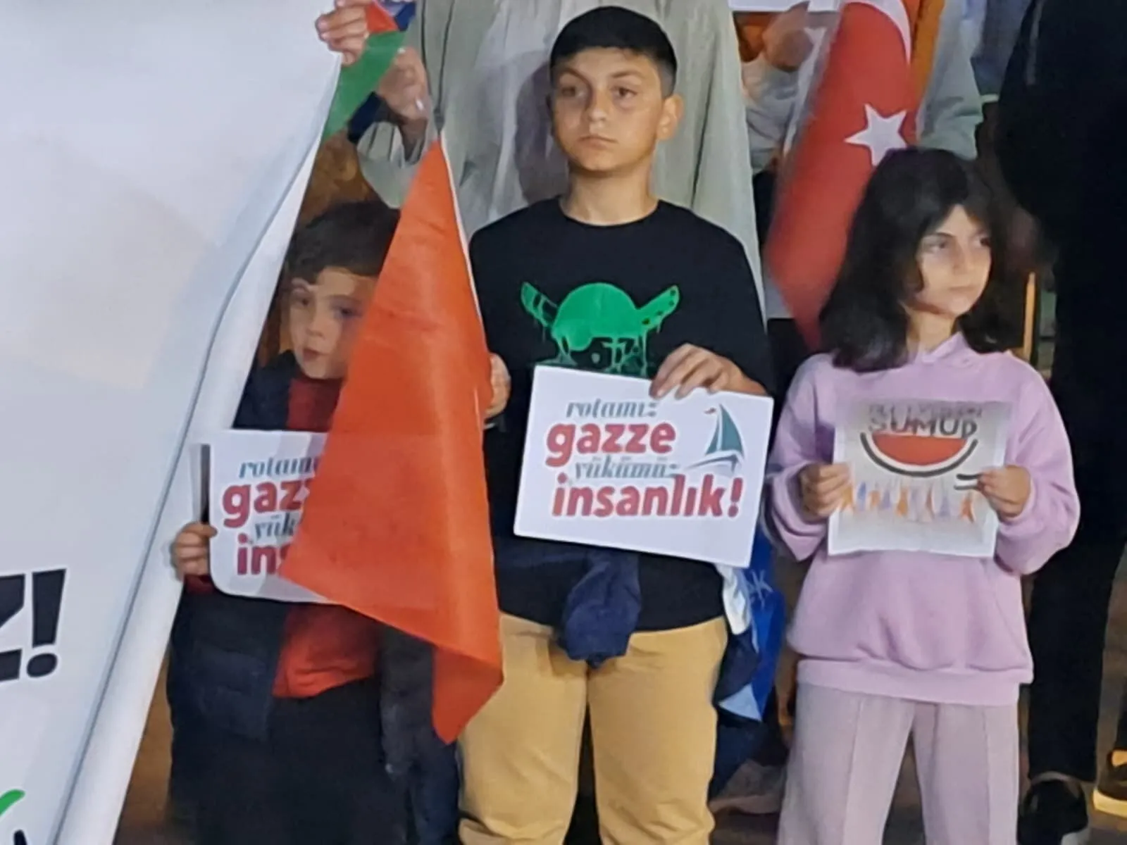 Sumud Filosu’na Müdahale Tepki Topladı: “Gazze Yalnız Değildir” Mesajı Verildi 6 Sumud Filosu’na Müdahale Tepki Topladı: “Gazze Yalnız Değildir” Mesajı Verildi