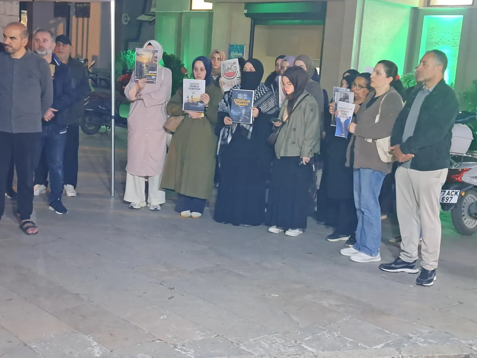 Sumud Filosu’na Müdahale Tepki Topladı: “Gazze Yalnız Değildir” Mesajı Verildi 7 Sumud Filosu’na Müdahale Tepki Topladı: “Gazze Yalnız Değildir” Mesajı Verildi