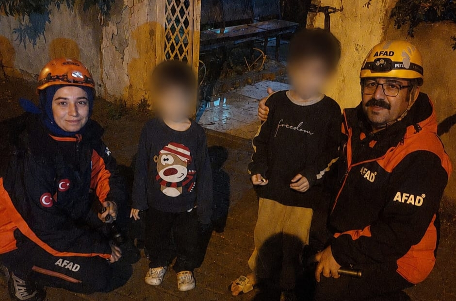 AFAD ve Jandarma Seferber Oldu, İki Çocuk Sağ Bulundu 3 AFAD ve Jandarma Seferber Oldu, İki Çocuk Sağ Bulundu