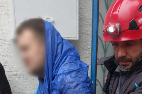 Odunluk Çöktü, Vatandaş Enkaz Altında Mahsur Kaldı 2 Odunluk Çöktü, Vatandaş Enkaz Altında Mahsur Kaldı